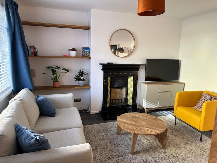 Appartement Revamped Holywood Town Centre House Extérieur photo