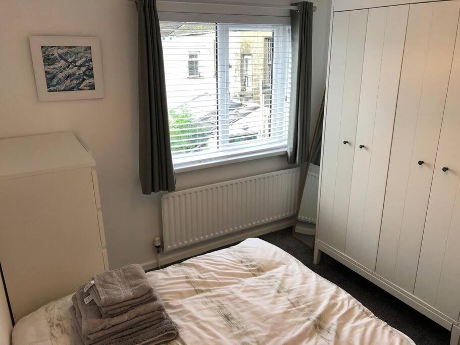 Appartement Revamped Holywood Town Centre House Extérieur photo