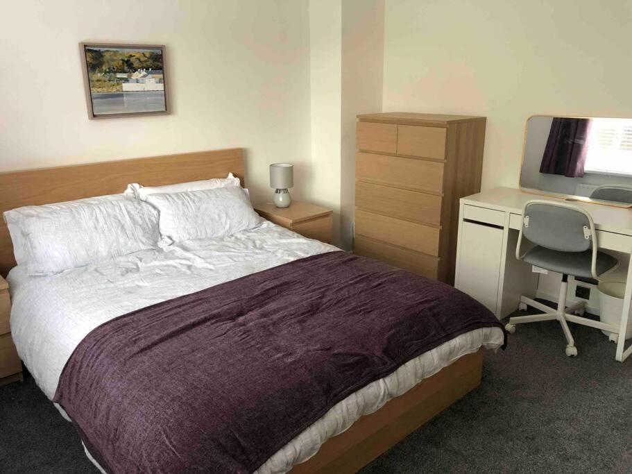 Appartement Revamped Holywood Town Centre House Extérieur photo