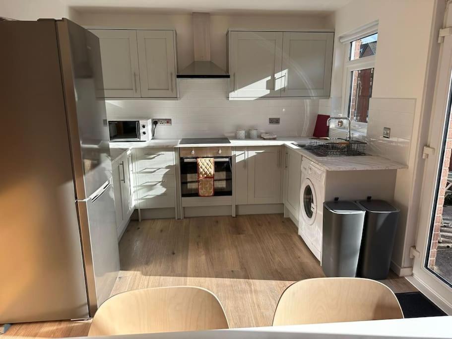 Appartement Revamped Holywood Town Centre House Extérieur photo