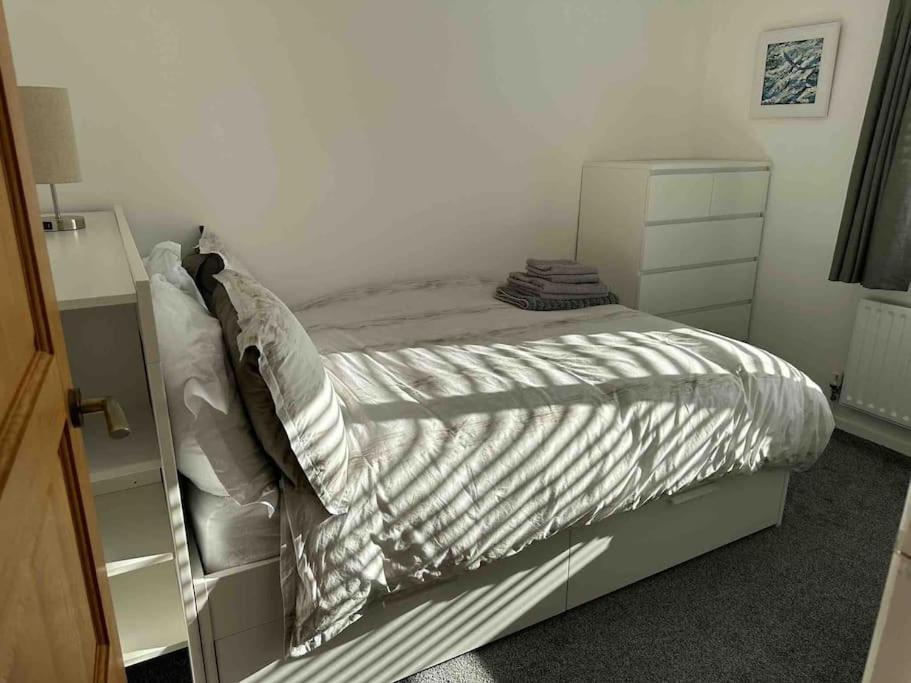 Appartement Revamped Holywood Town Centre House Extérieur photo