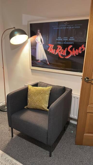 Appartement Revamped Holywood Town Centre House Extérieur photo