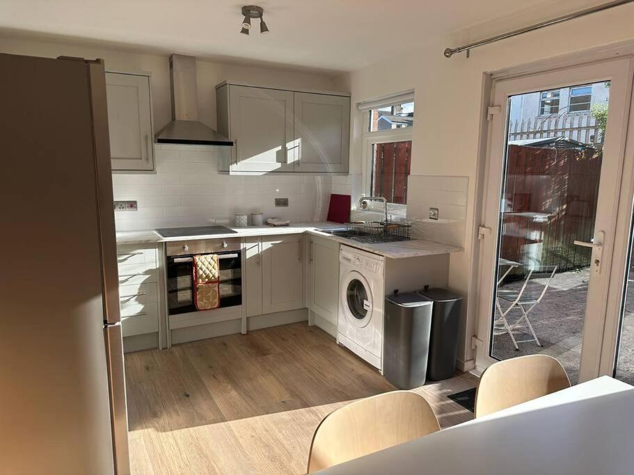 Appartement Revamped Holywood Town Centre House Extérieur photo