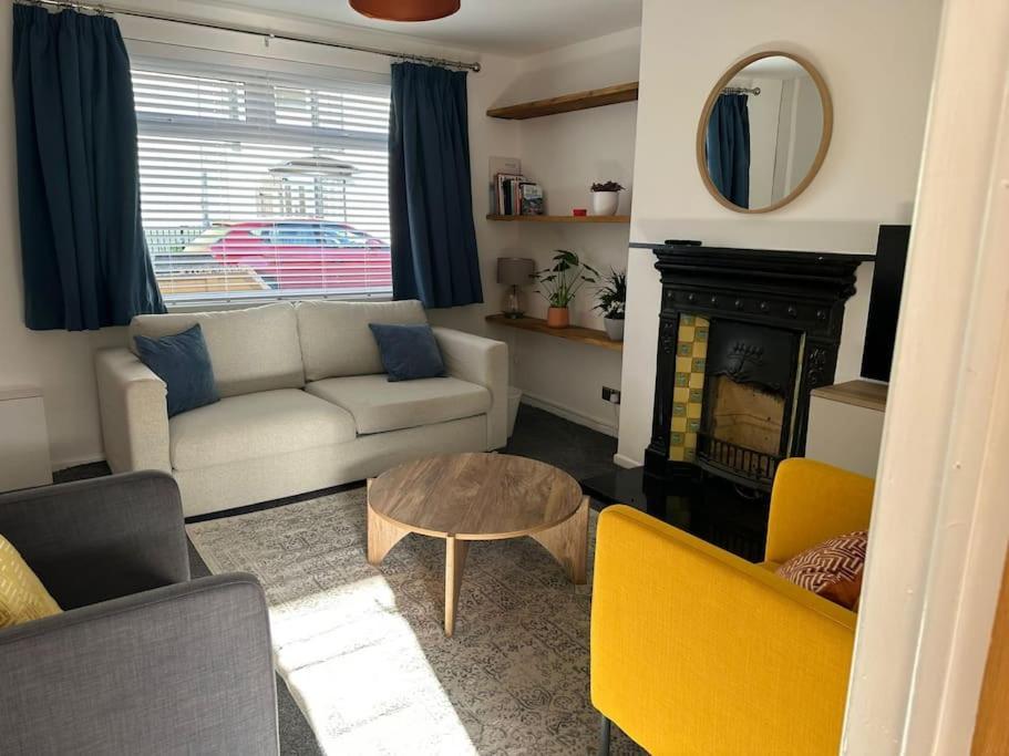 Appartement Revamped Holywood Town Centre House Extérieur photo